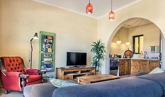 Retro Designer Homelike Apartment - Close to Beach