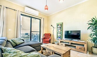 Retro Designer Homelike Apartment - Close to Beach