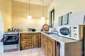 Retro Designer Homelike Apartment - Close to Beach