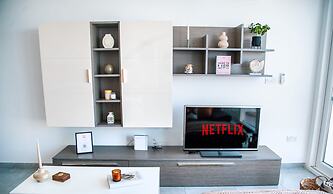 Seafront Penthouse With Unobstructed Sea Views