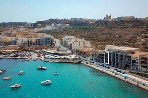 Seafront Penthouse With Unobstructed Sea Views