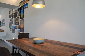 2 Bed Apartment w Distant Sea and Country Views