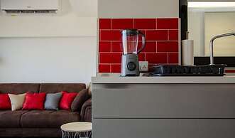 2 Bed Apartment w Distant Sea and Country Views