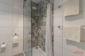 2 Bed Apartment w Distant Sea and Country Views