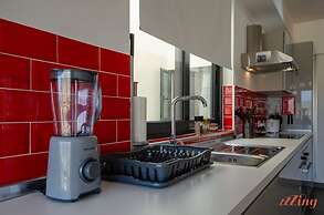 2 Bed Apartment w Distant Sea and Country Views