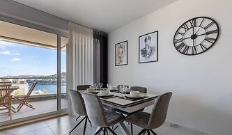 A Stunning Apartment With Spectacular sea Views