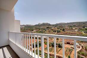 Enjoy Beach Sea Views in a Modern 3 BR APT - 4