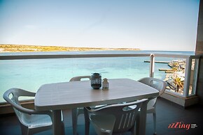 Enjoy Beach Sea Views in a Modern 3 BR APT - 4