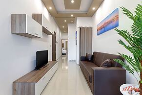 Gem Beachfront Apt With Amazing Bay and Sea Views