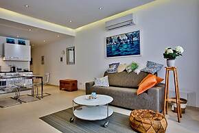 Stunning Sliema 2 Bed Apt Meters Away From Beach