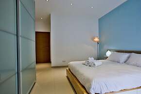 Stunning Sliema 2 Bed Apt Meters Away From Beach