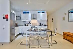Stunning Sliema 2 Bed Apt Meters Away From Beach