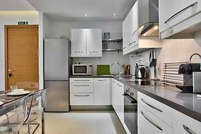 Stunning Sliema 2 Bed Apt Meters Away From Beach