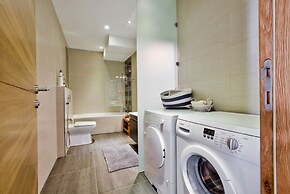 Stunning Sliema 2 Bed Apt Meters Away From Beach