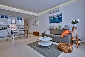 Stunning Sliema 2 Bed Apt Meters Away From Beach