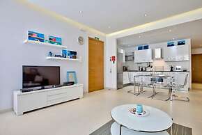 Stunning Sliema 2 Bed Apt Meters Away From Beach