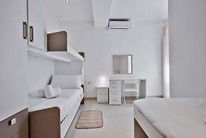 Stunning Sliema 2 Bed Apt Meters Away From Beach