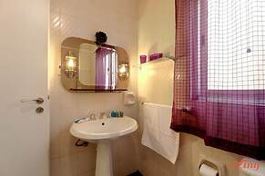 Seaside 2 Bedroom Apartment With Side Sea Views