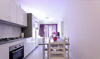 Seaside 2 Bedroom Apartment With Side Sea Views