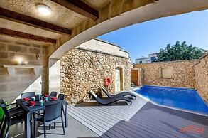 A Stunning Pet Friendly Villa With a Pool Gozo