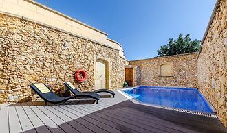 A Stunning Pet Friendly Villa With a Pool Gozo