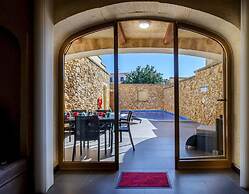 A Stunning Pet Friendly Villa With a Pool Gozo