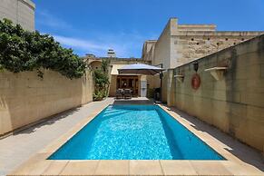 Your Rustic Retreat in Gozo With a Pool