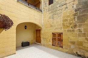 Your Rustic Retreat in Gozo With a Pool