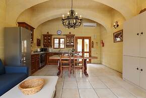 Your Rustic Retreat in Gozo With a Pool