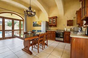 Your Rustic Retreat in Gozo With a Pool