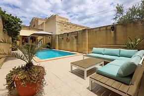 Your Rustic Retreat in Gozo With a Pool