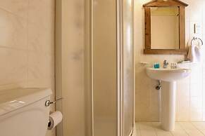 Your Rustic Retreat in Gozo With a Pool