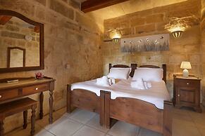 Your Rustic Retreat in Gozo With a Pool