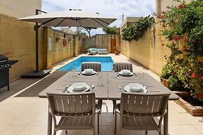Your Rustic Retreat in Gozo With a Pool