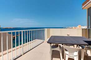 Modern Seaside 2 Bedroom Penthouse With Sea Views