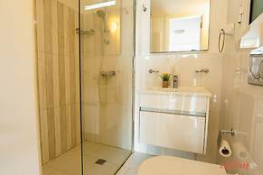 Amazing Seafront Duplex Apartment Sliema