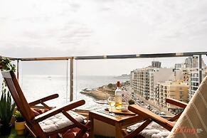 Amazing Seafront Duplex Apartment Sliema