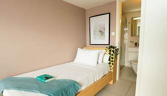 Amazing Seafront Duplex Apartment Sliema