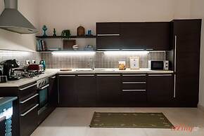 A pet Friendly Farmhouse With a Rooftop Pool