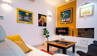 The Holiday Home Where Art Lives