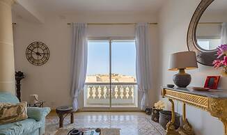 Eclectic Apartment With Incredible Harbour Views