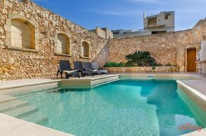 Grand Gozo Farmhouse With Games Room Pool