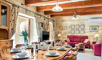 Grand Gozo Farmhouse With Games Room Pool