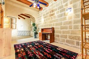 Grand Gozo Farmhouse With Games Room Pool