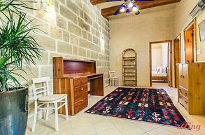 Grand Gozo Farmhouse With Games Room Pool
