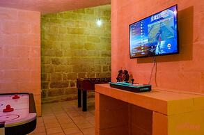 Grand Gozo Farmhouse With Games Room Pool