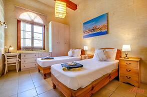 Grand Gozo Farmhouse With Games Room Pool