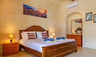 Grand Gozo Farmhouse With Games Room Pool