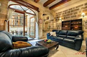 Grand Gozo Farmhouse With Games Room Pool