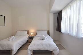 Bright Spacious 2 Bedroom With Marina View